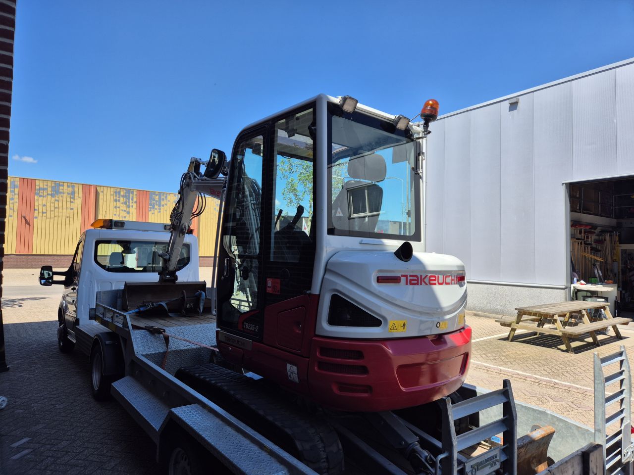 Takeuchi TB235-2