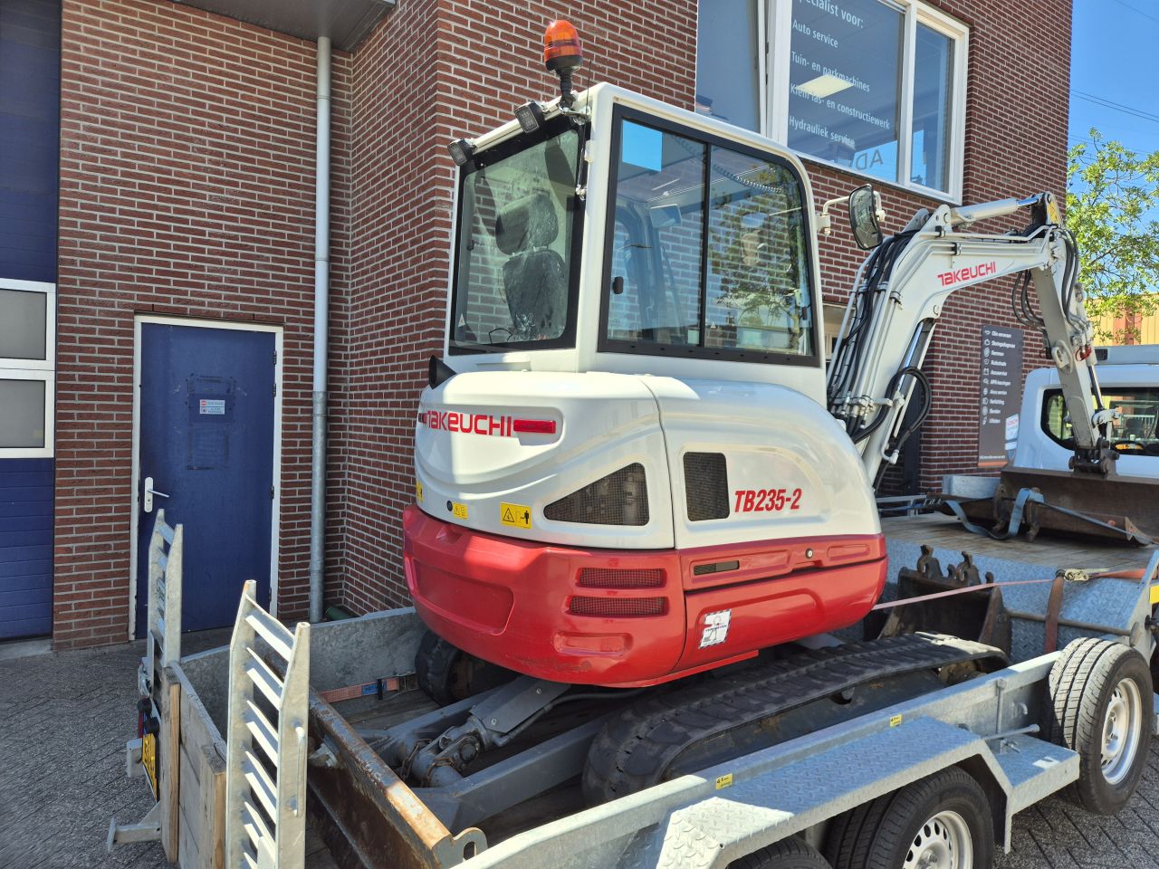 Takeuchi TB235-2