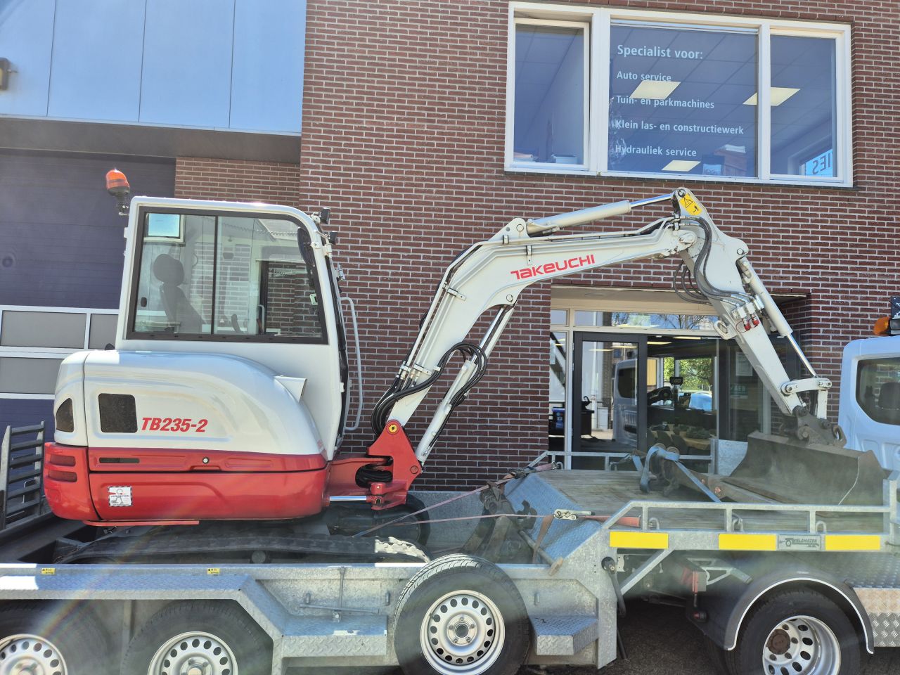 Takeuchi TB235-2