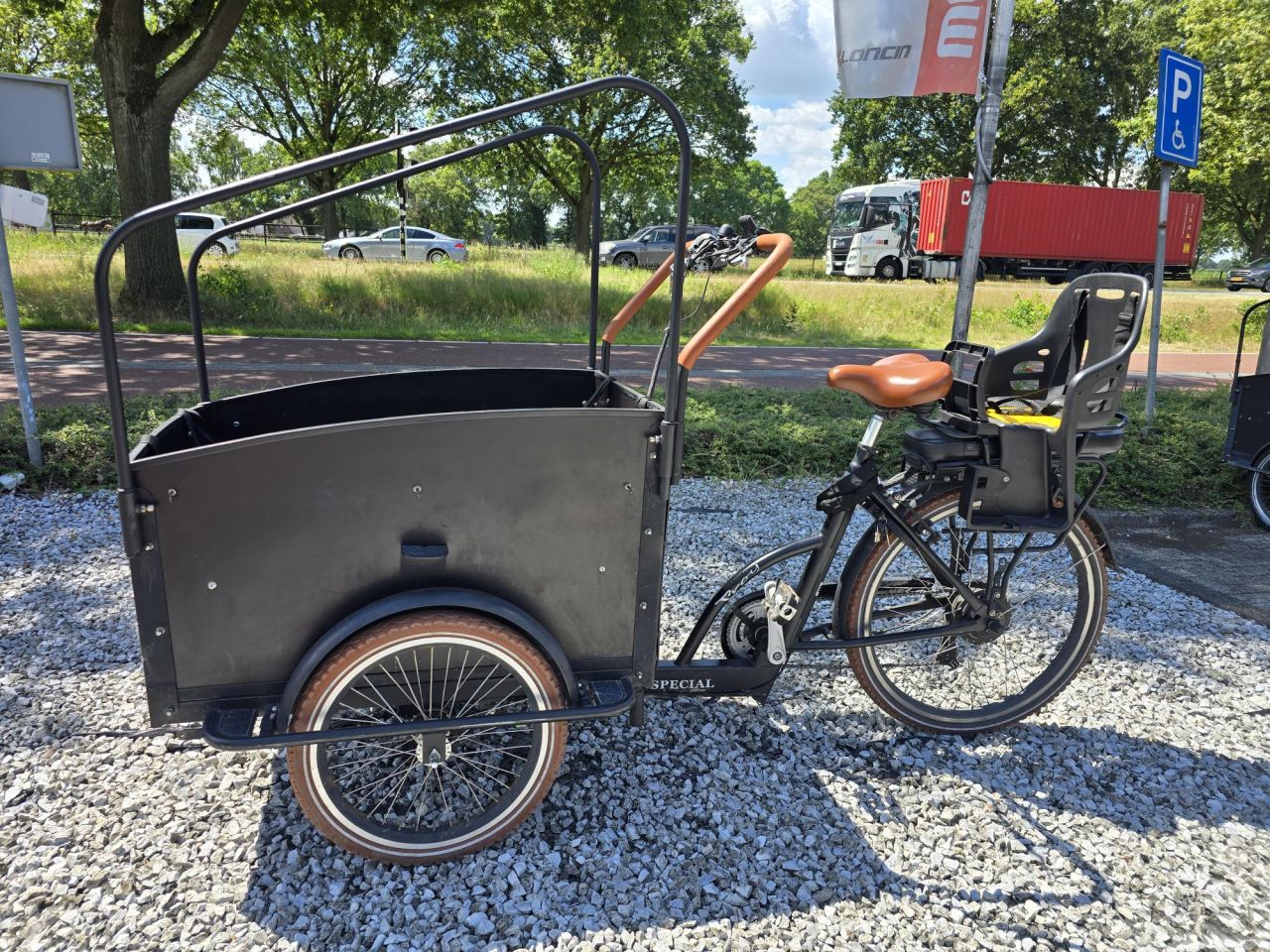Bakfiets elektrische bakfiets cargobike hondenbakfiets