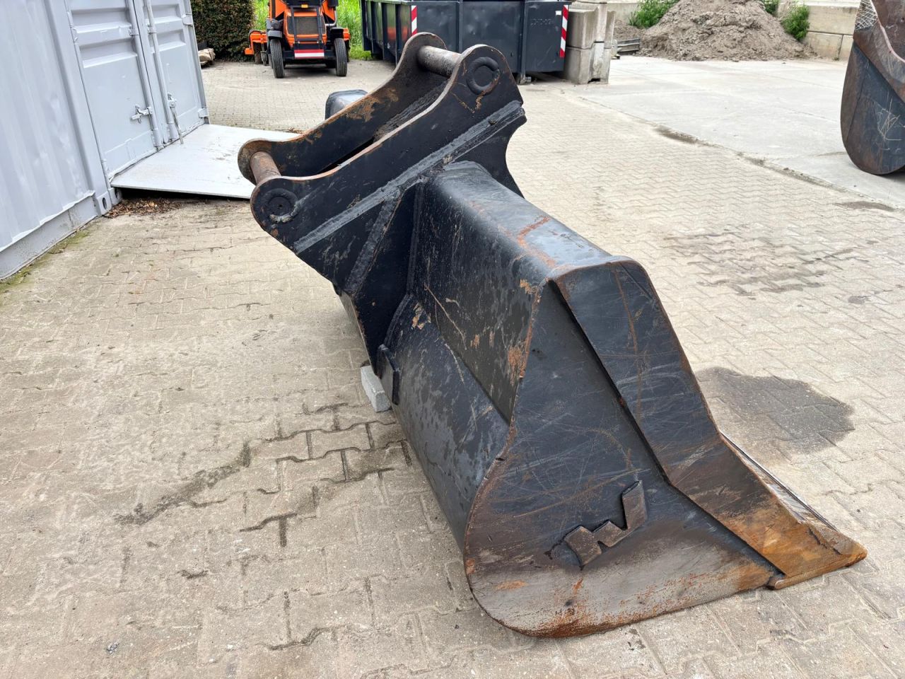 Brede graafbak gebruikt S70