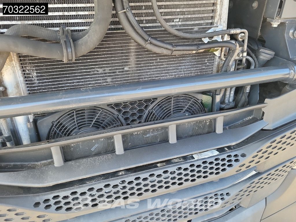 Iveco S-Way S-Way 460 4X2 Mega Retarder 2x Tanks Standklima ACC Navi