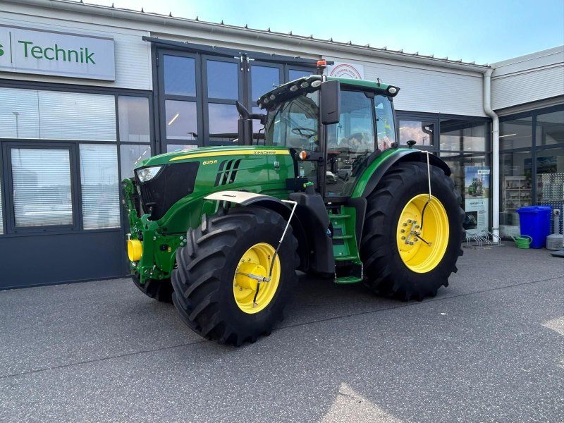 John Deere 6215R
