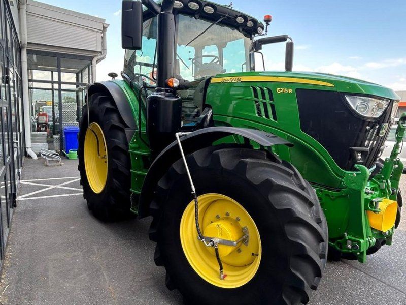 John Deere 6215R