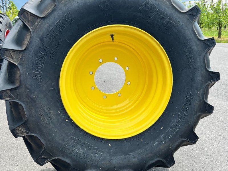 BKT Agrimax RT 765