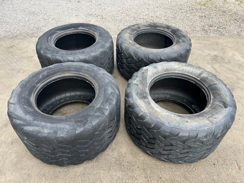 Vredestein 4 Flotation Pro 550/45 R22,5 Paketpreis