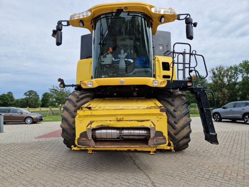 New Holland CR9090 Eleion MY2010