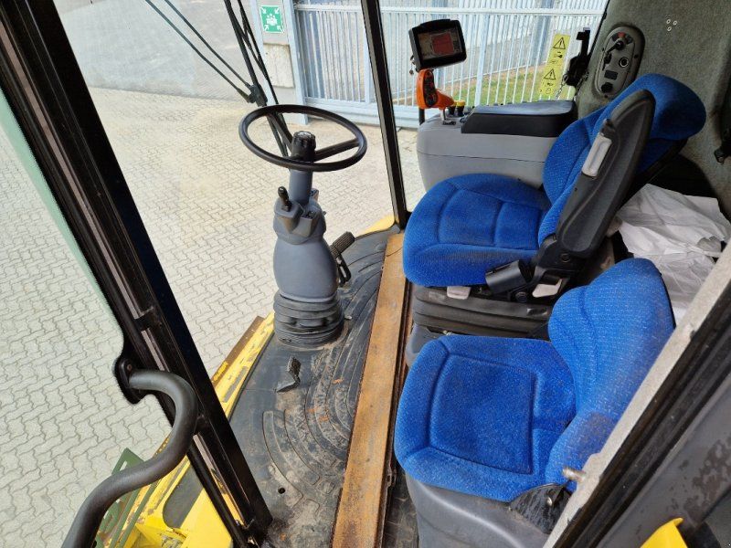 New Holland CR9090 Eleion MY2010