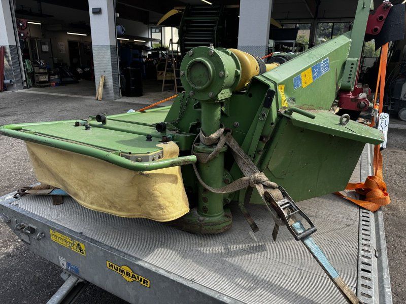 Krone Front mit Walzenaufbereiter