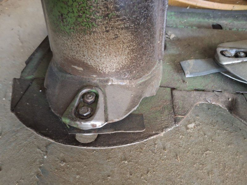 Krone Heckmähwerk mit Walzenaufbereiter