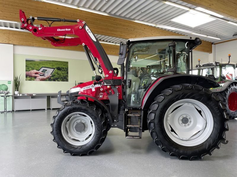 Massey Ferguson 5709 M DYNA-4