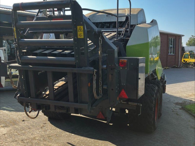 Claas Quadrant 3300 FC