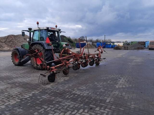 Kuhn Schuder Met 8 poten
