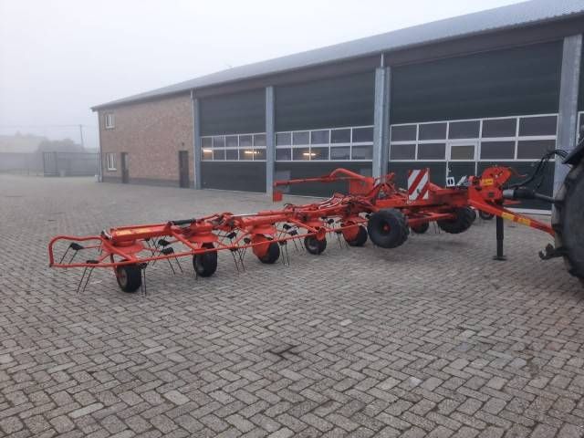 Kuhn Schuder Met 8 poten