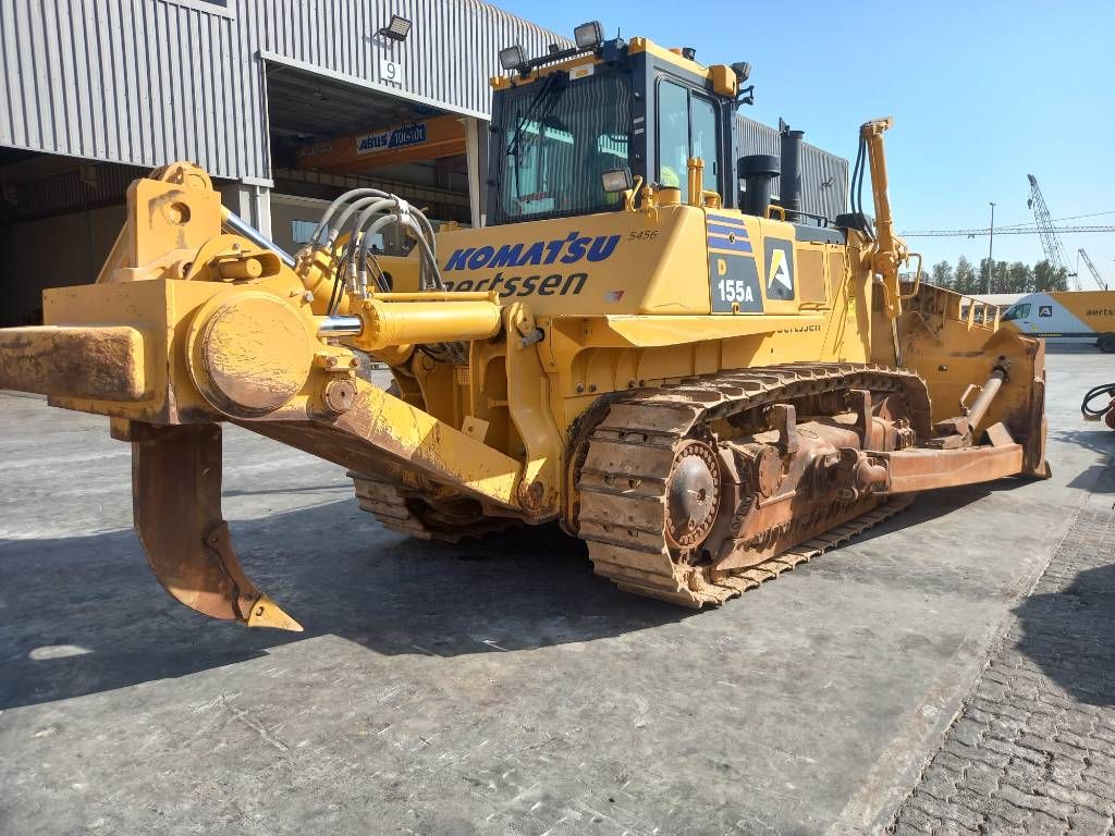 Komatsu D155A-6R (4pcs available for sale in Abu Dhabi)