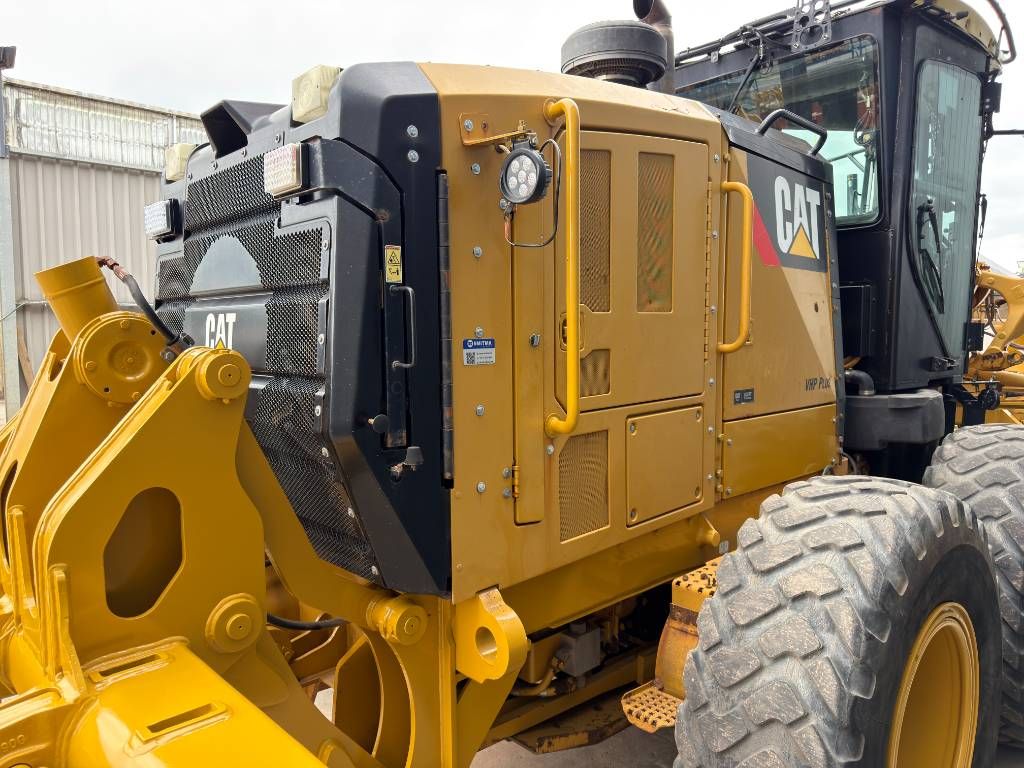 CAT 140M2