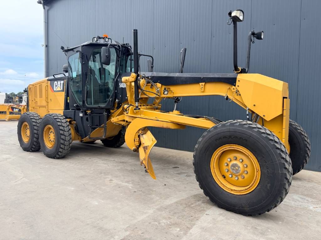 CAT 140M3