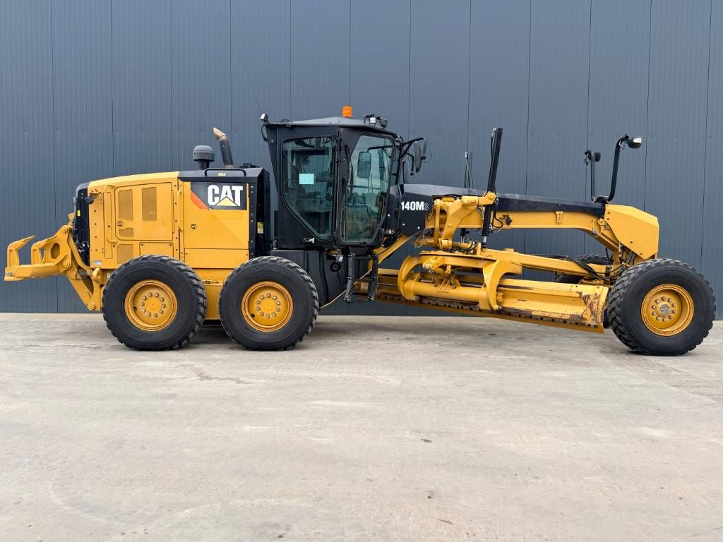 CAT 140M3
