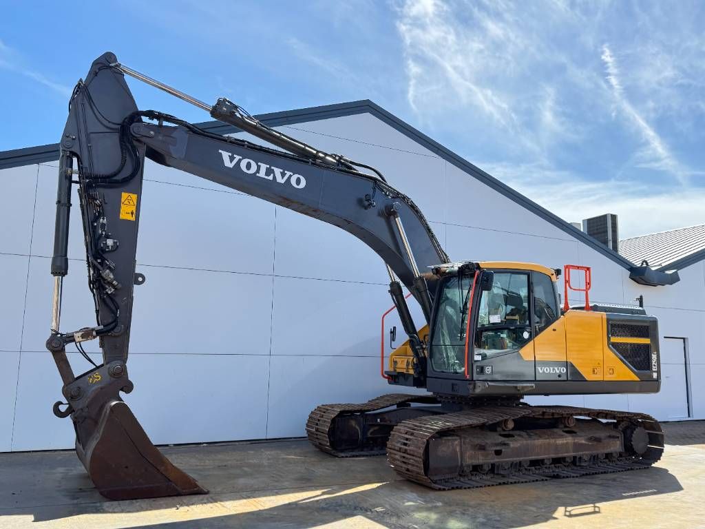 Volvo EC250EL - Hammer Lines / Quick Coupler