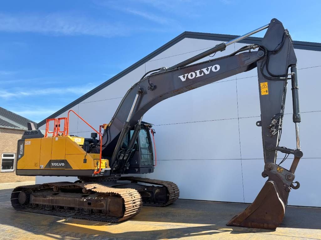 Volvo EC250EL - Hammer Lines / Quick Coupler