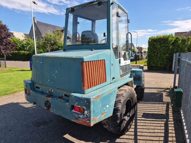 Fai Komatsu 556 shovel