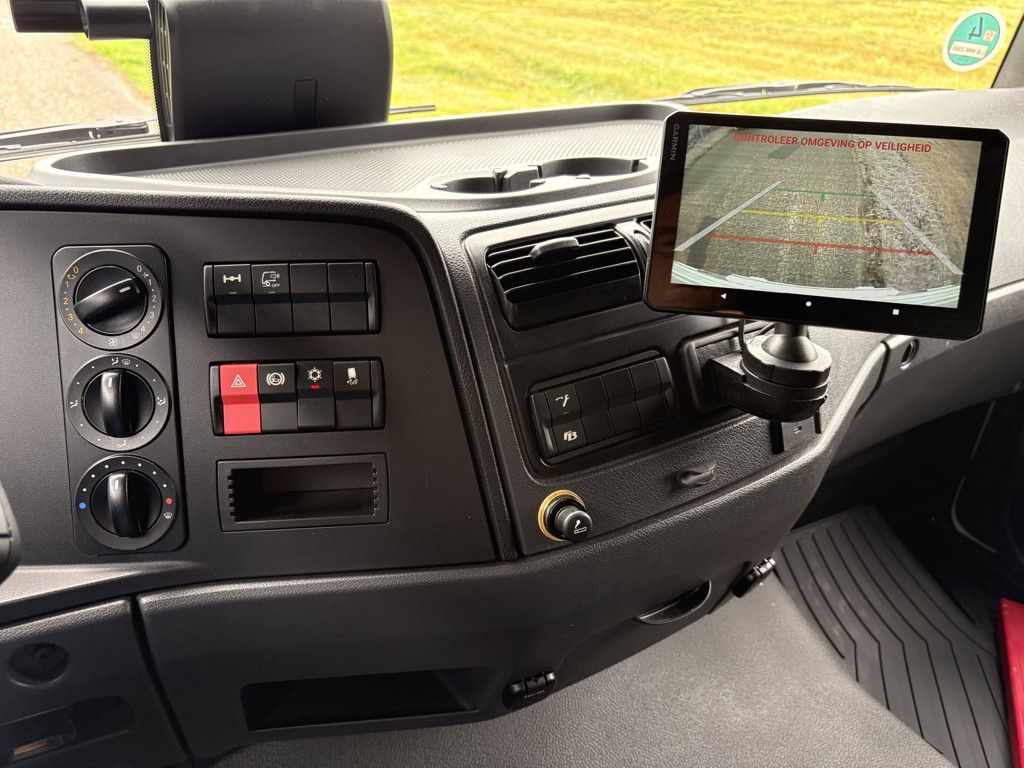 Mercedes-Benz Atego 821 BL Euro6 Automaat Bakwagen / 3 zitplaatsen / Laadklep / Automaat / Cruise / Airco / 10.800 KM !!
