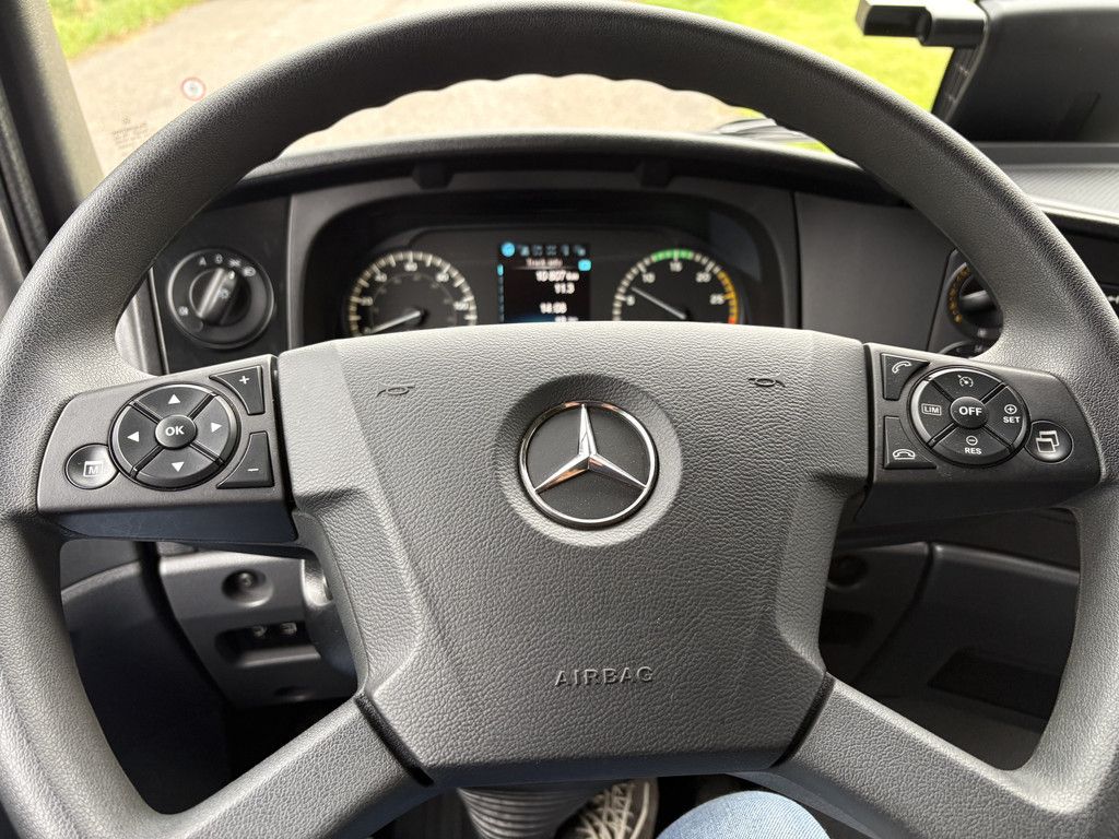 Mercedes-Benz Atego 821 BL Euro6 Automaat Bakwagen / 3 zitplaatsen / Laadklep / Automaat / Cruise / Airco / 10.800 KM !!