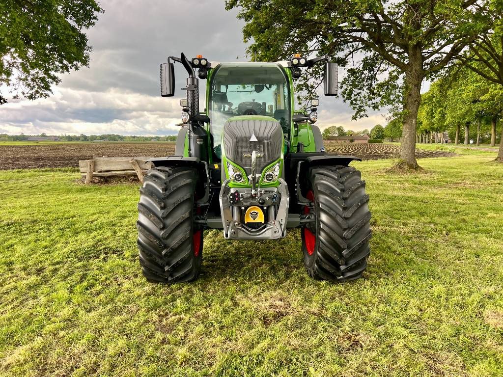 Fendt 724 Vario Gen6 Profi Plus S2