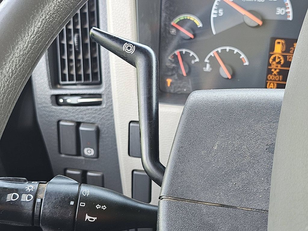 VOLVO FL 240.12 manual hiab 033t