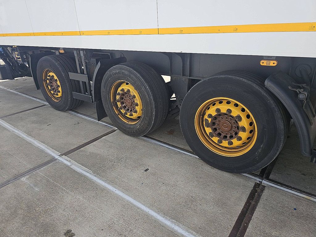 SCHMITZ SKO 24 carrier taillift