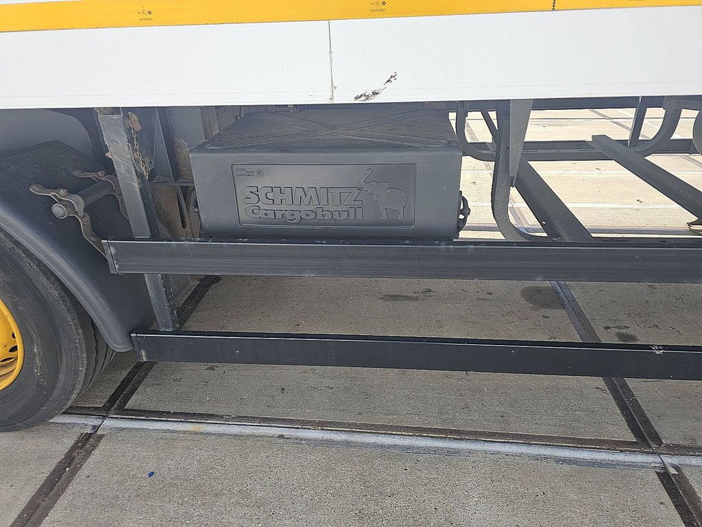 SCHMITZ SKO 24 carrier taillift