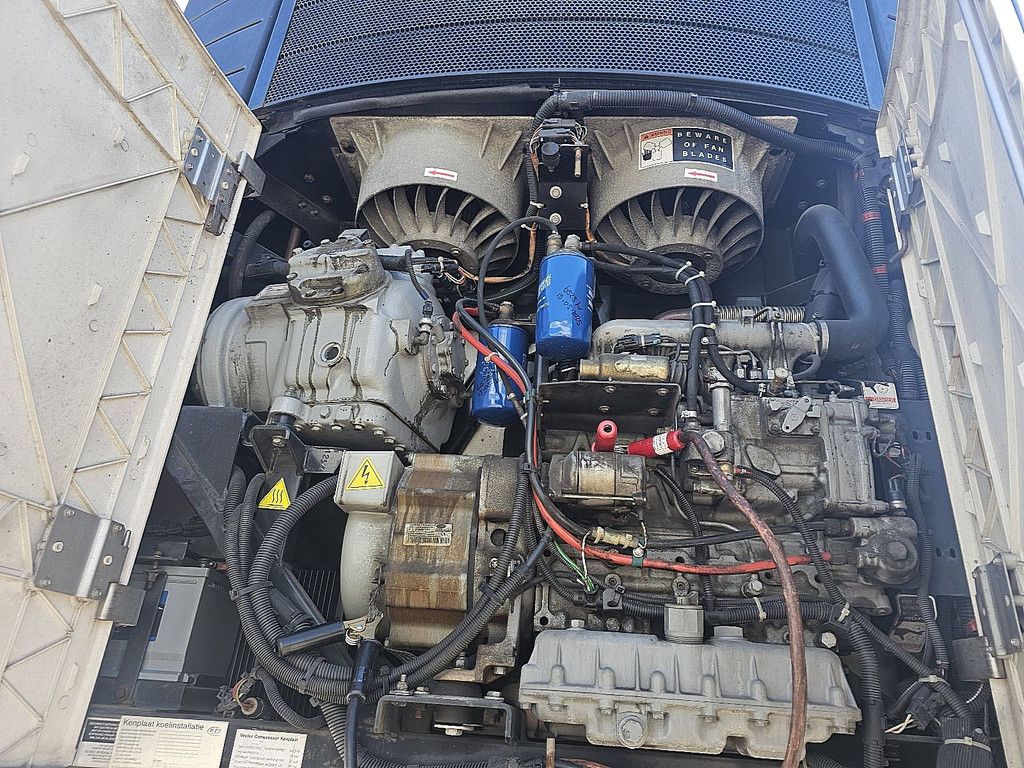 SCHMITZ SKO 24 carrier taillift