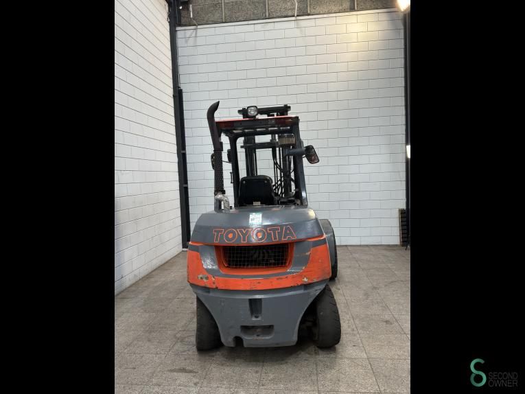 Forklifts Diesel Toyota 42-7 FD 40 2008