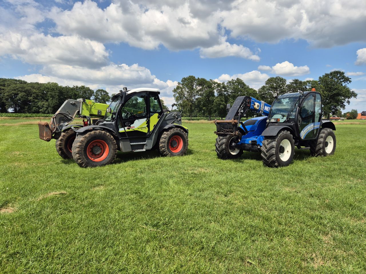 Claas 746 Scopion Varipower en New Holland LM 7.35