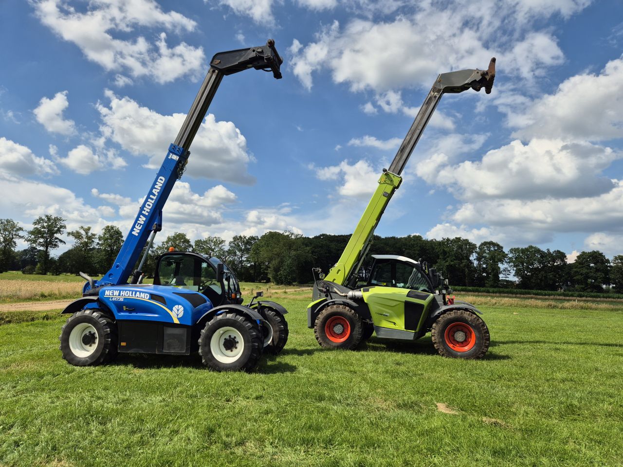 Claas 746 Scopion Varipower en New Holland LM 7.35