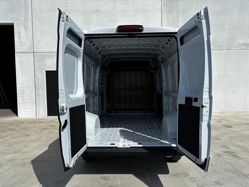 2026 Peugeot Boxer L3H2 Transporter