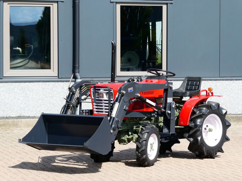 Yanmar YM1401 4wd / 421 Draaiuren / Voorlader