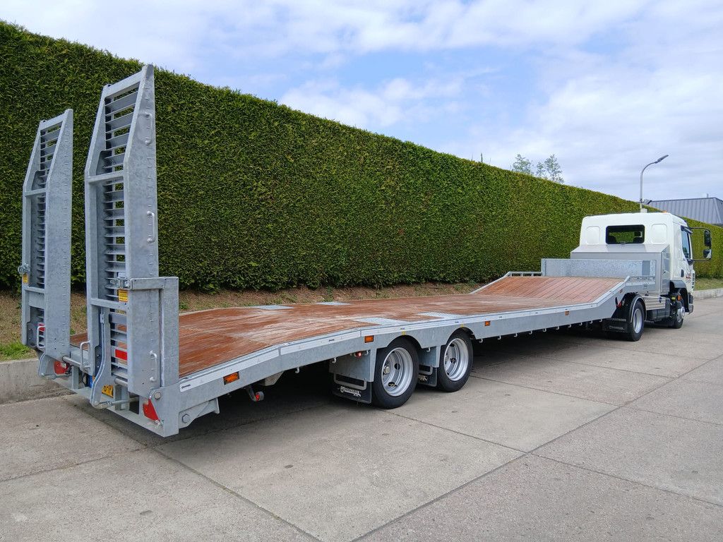 DAF XB 210 trekker / semi-dieplader oplegger 10,5 m.