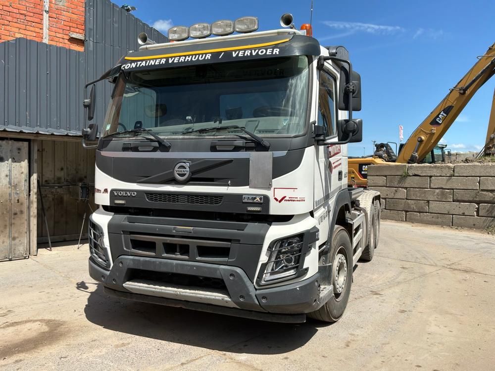 2017er Volvo FM-Lkw mit Containerhaken