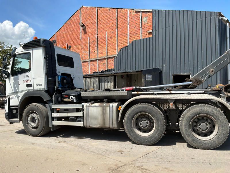 2017er Volvo FM-Lkw mit Containerhaken