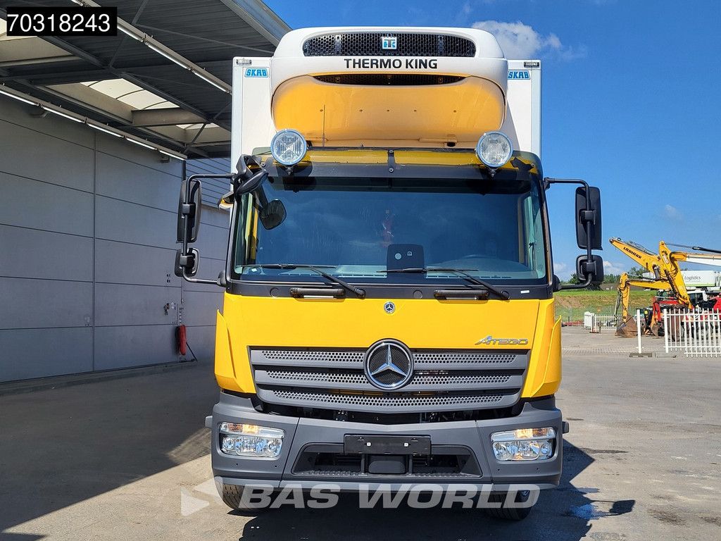 Mercedes Atego Atego 1524 4X2 16tonner Thermo King T-1200R 1500kg Zepro Ladebordwand Euro 6
