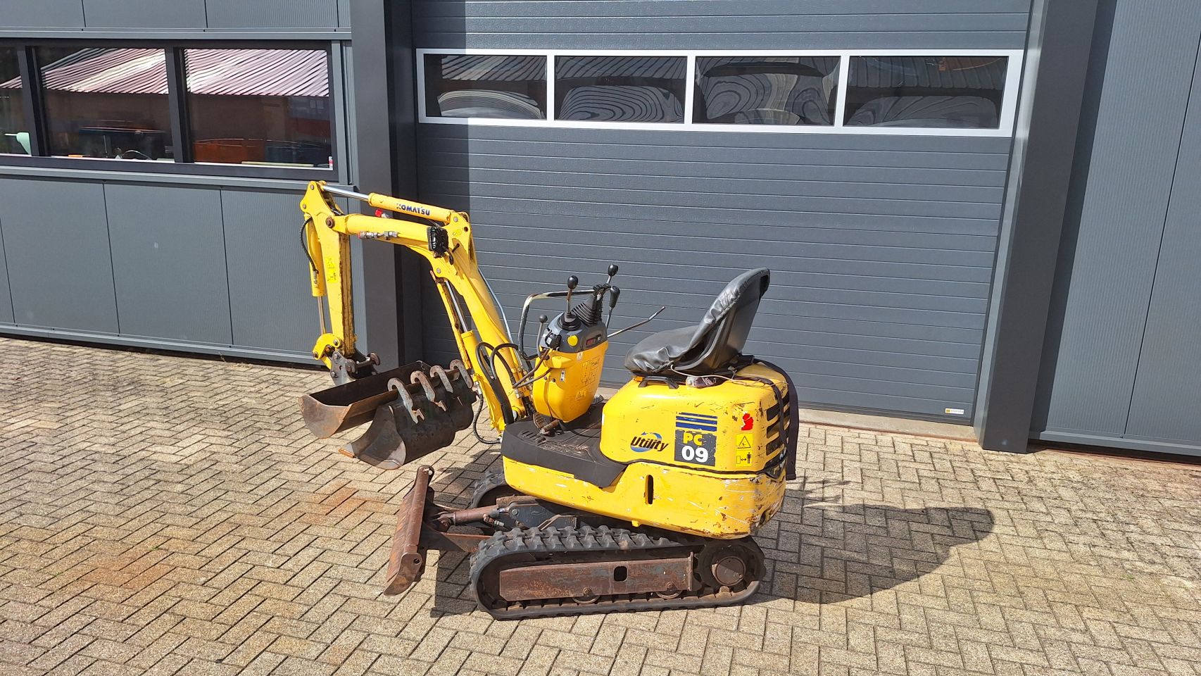 Minigraver Komatsu PC09 2015)