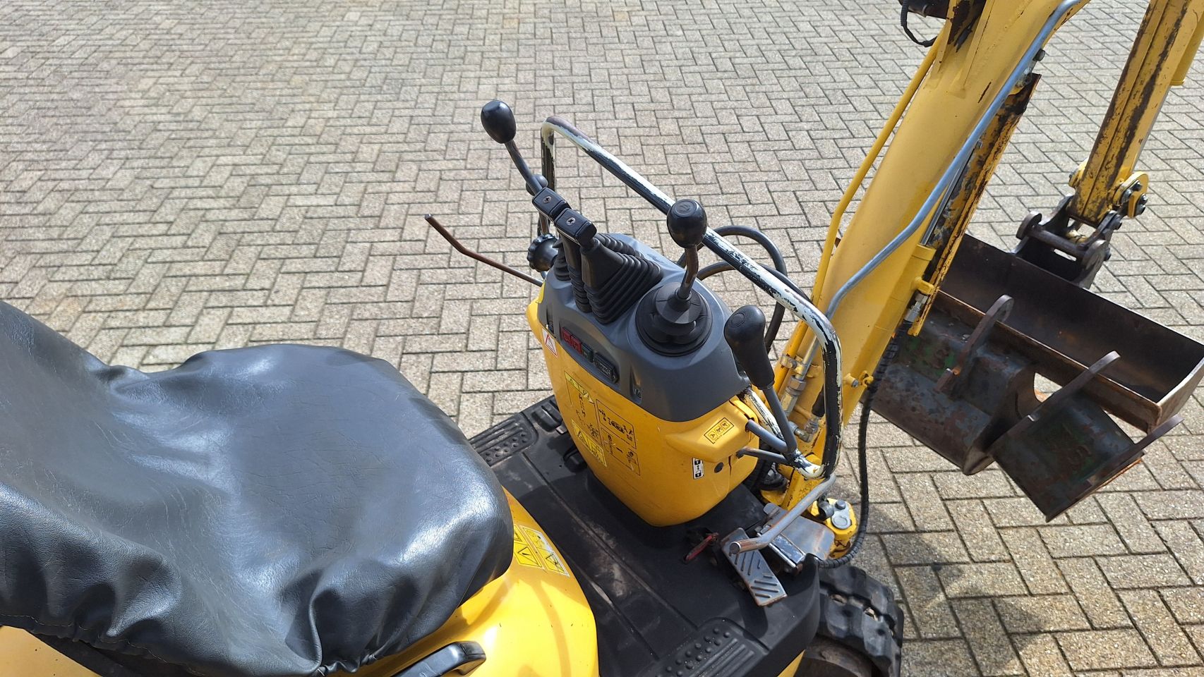 Minigraver Komatsu PC09 2015)