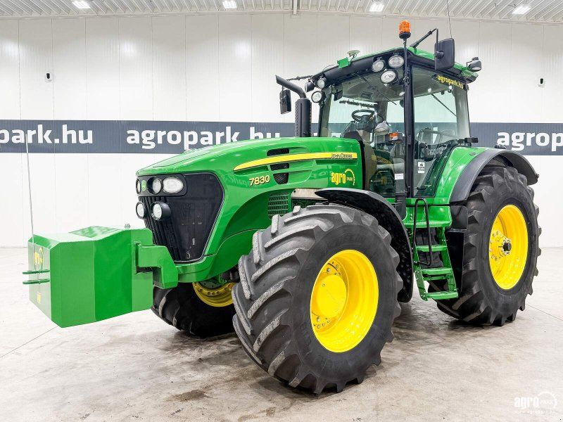 John Deere 7830