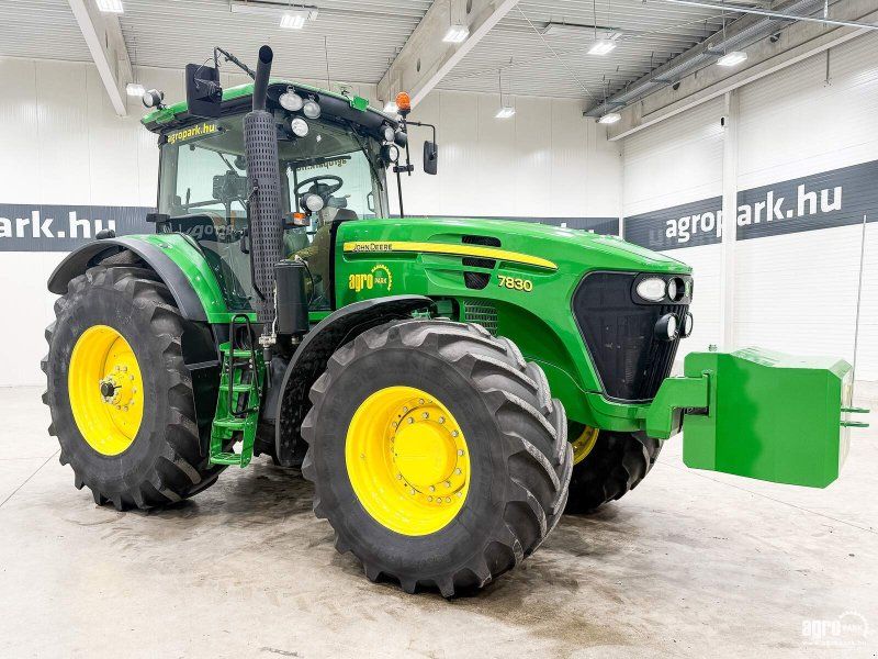 John Deere 7830
