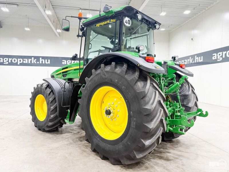 John Deere 7830