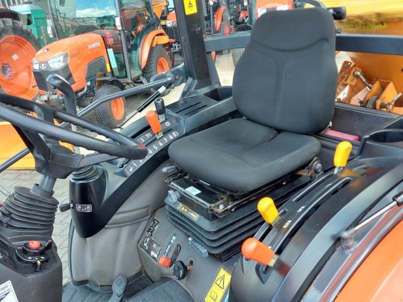 Kubota B2350