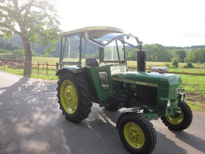 John Deere 1030