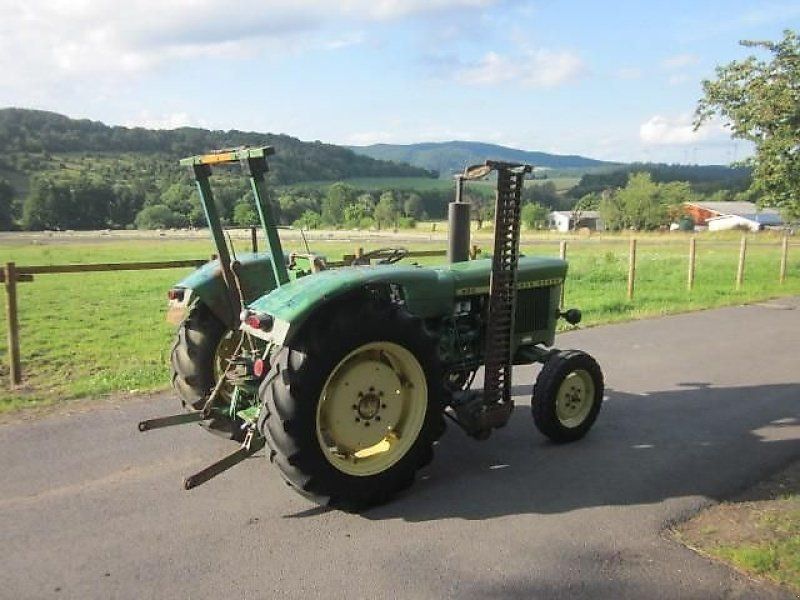 John Deere 820