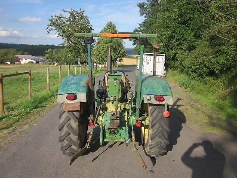 John Deere 820